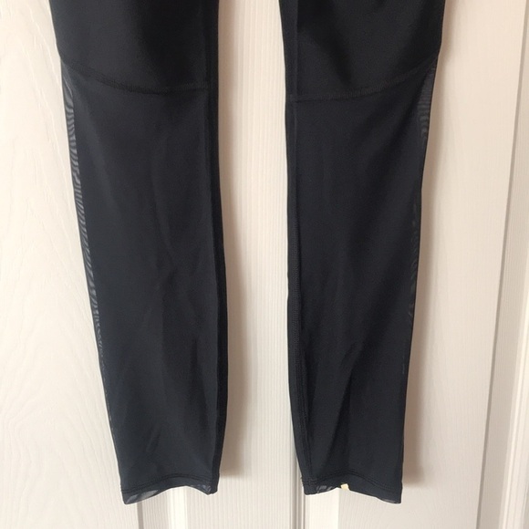 Brand New Under Armour Heatgear Compression High Rise Ankle Leggings 80’s Style - Picture 10 of 13